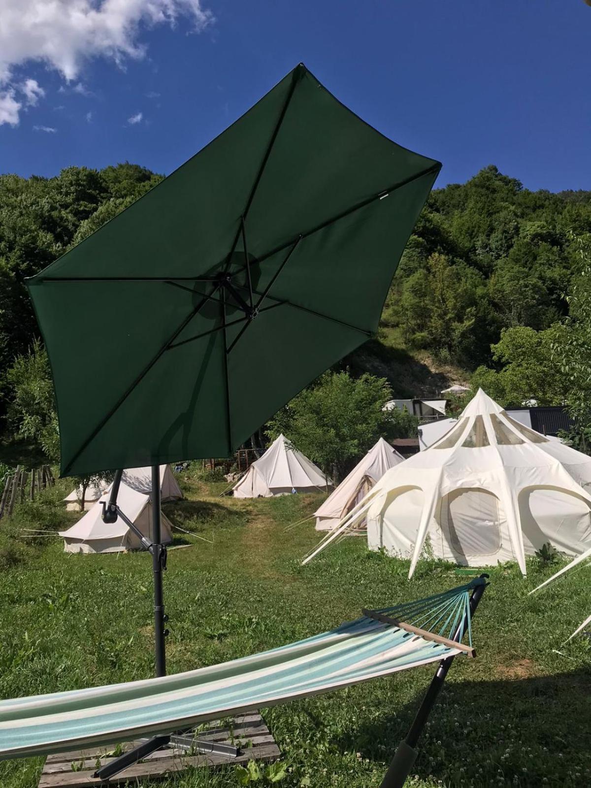 Luna Rock Glamping Brezoi - Blue Scai Hotel Exterior foto